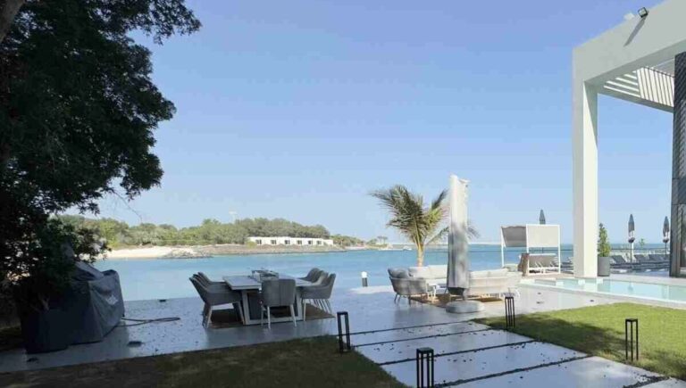 pool contractors dubai