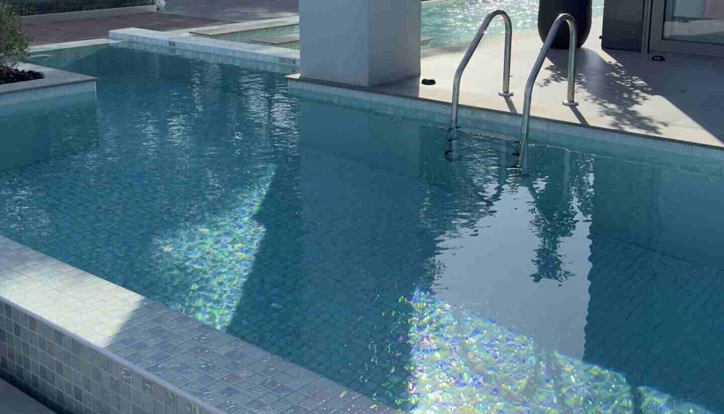 swimming pool contractors in Dubai