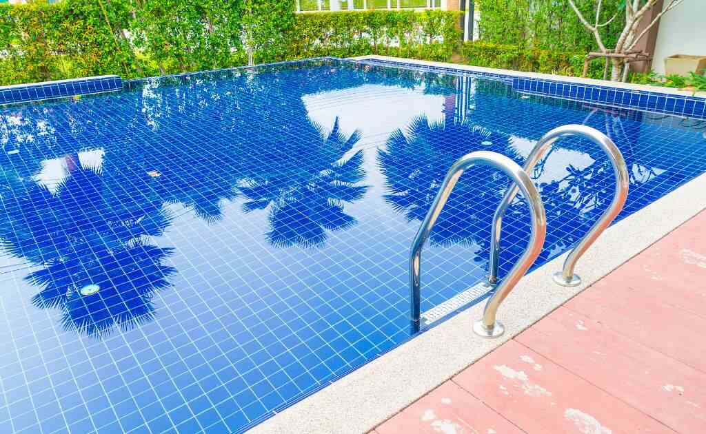 Pool Cleaning Services