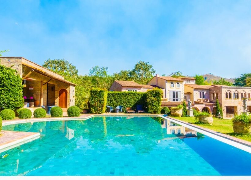 Luxury & High-End Swimming Pool Designs